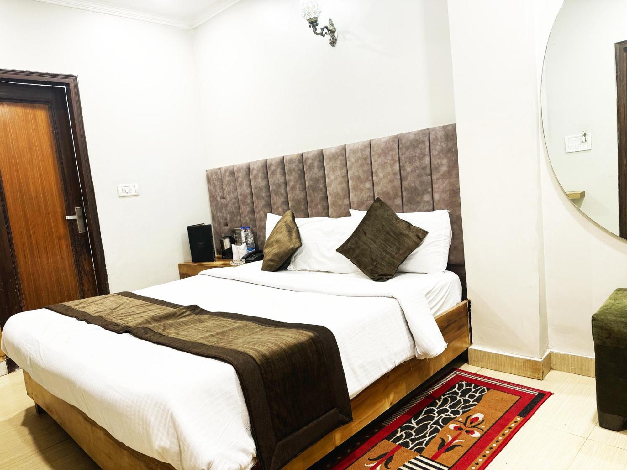 Hotel Nityaa Suites 新德里 外观 照片