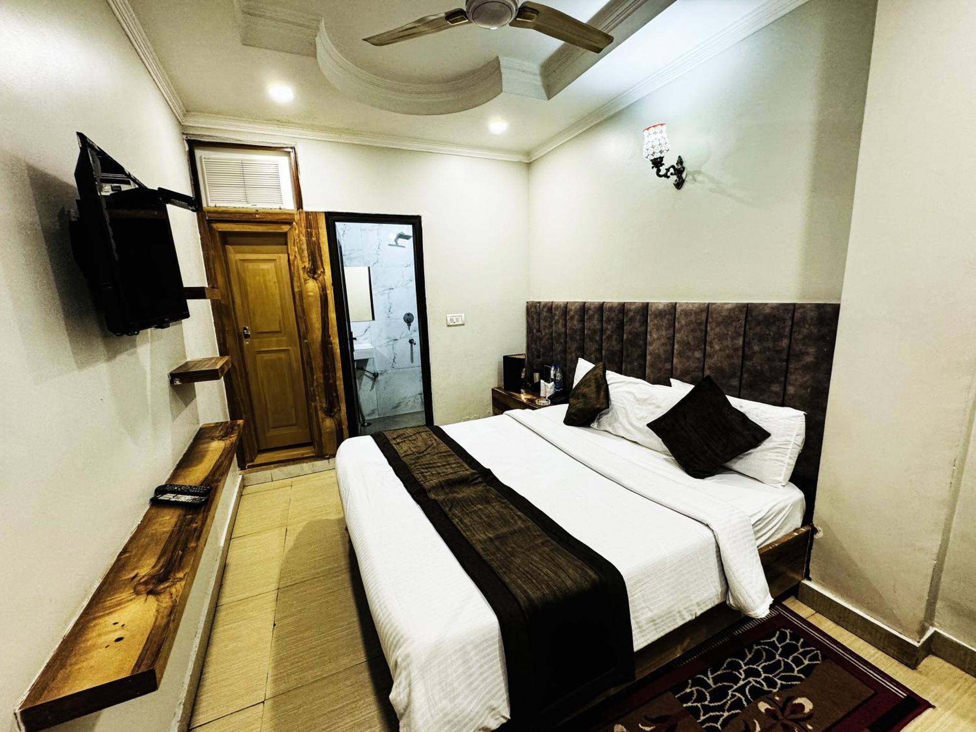 Hotel Nityaa Suites 新德里 外观 照片
